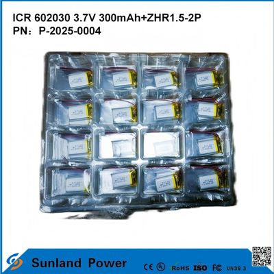 602030 3.7V 300mAh + ZHR1.5-2P แบตเตอรี่จากการออกแบบที่บางมาก ความสอดคล้องแบบยืดหยุ่นสําหรับอุปกรณ์สมาร์ทขนาดเล็กหลายประเภท Bluetooth หูฟังอุปกรณ์ที่ใส่และอุปกรณ์การแพทย์ที่พกพา