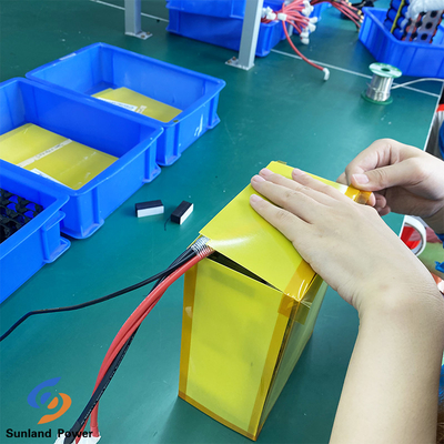 กันน้ำ IFR26650 4S10P 36Ah 12V LiFepo4 ชุดแบตเตอรี่สำหรับระบบจัดเก็บพลังงานแบบพกพา 400Wh